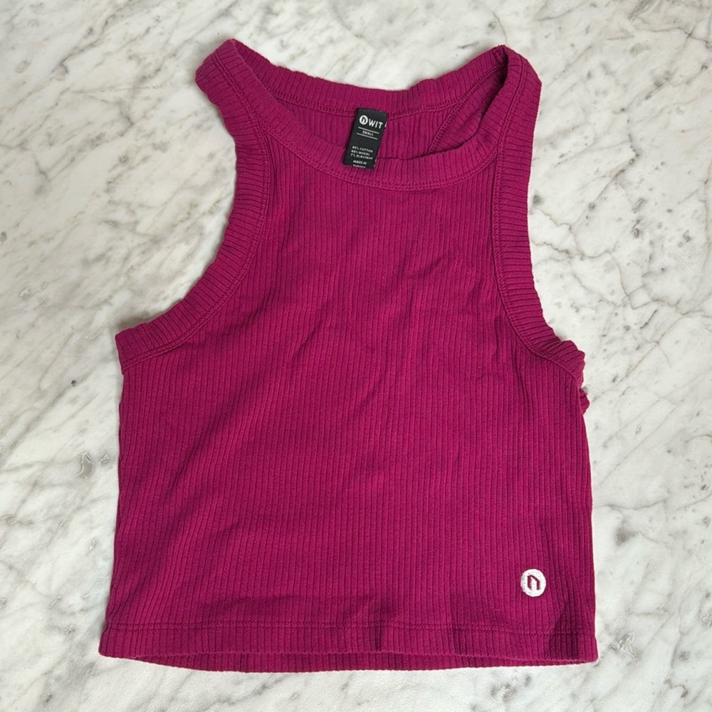 WIT crop top magenta